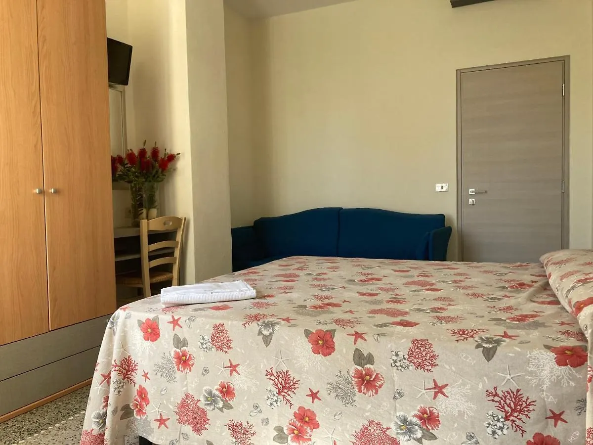 Hotel Verdesolemare Marina di Pietrasanta 3*,  Italy