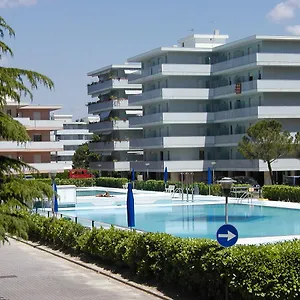 Appartamento Valbella Con Piscina Bibione